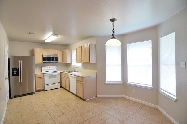 Building Photo - 2606 Southwood Dr