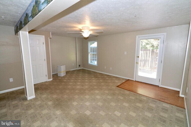 Building Photo - 1266 Quaker Ridge Dr