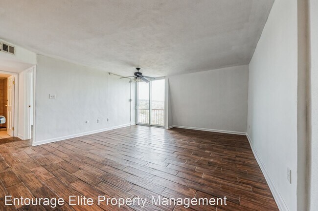 Foto del edificio - 2 br, 1 bath House - 3232 Forest Lane