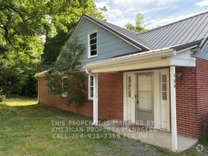 Building Photo - 130 Lilly Ave