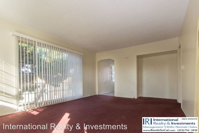 Foto del edificio - 7020 1/2-6222 S Van Ness Ave