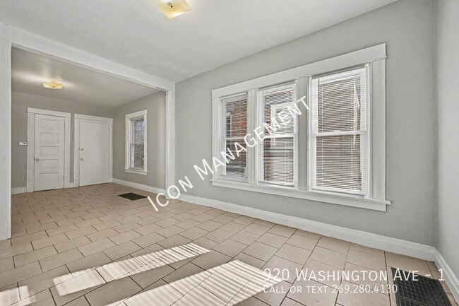 Foto del edificio - 920 Washington Ave
