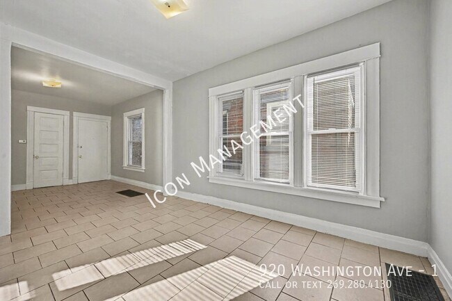 Building Photo - 920 Washington Ave