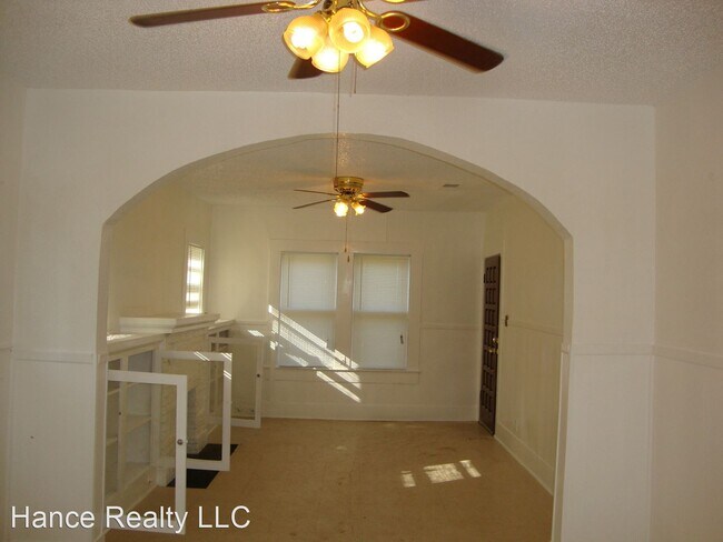 Building Photo - 3 br, 1 bath House - 334 E Gerald Ave