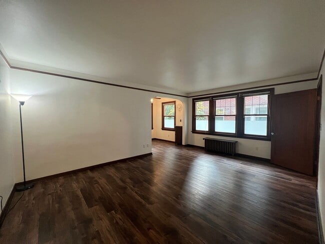 Building Photo - Charming Capitol Hill Vintage Condo with O...