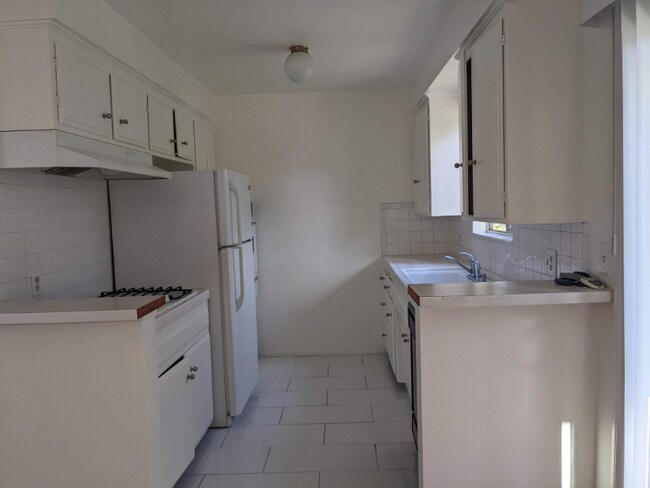 Foto del edificio - 8206 Romaine St