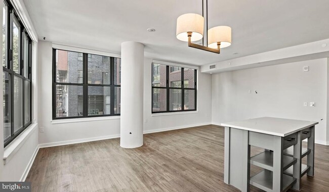 Foto del edificio - 4000 Wisconsin Ave NW