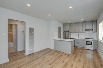 Building Photo - 4136 Grandview