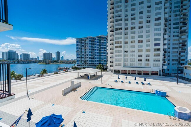 Foto del edificio - 2780 NE 183rd St