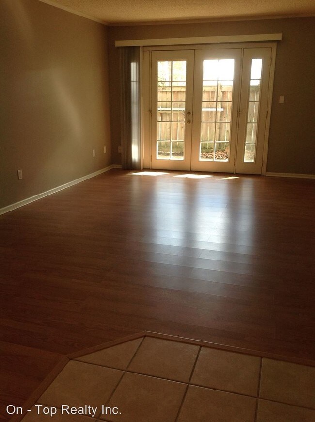 Foto del edificio - 2 br, 1 bath House - 4022 S. Regal unit #101