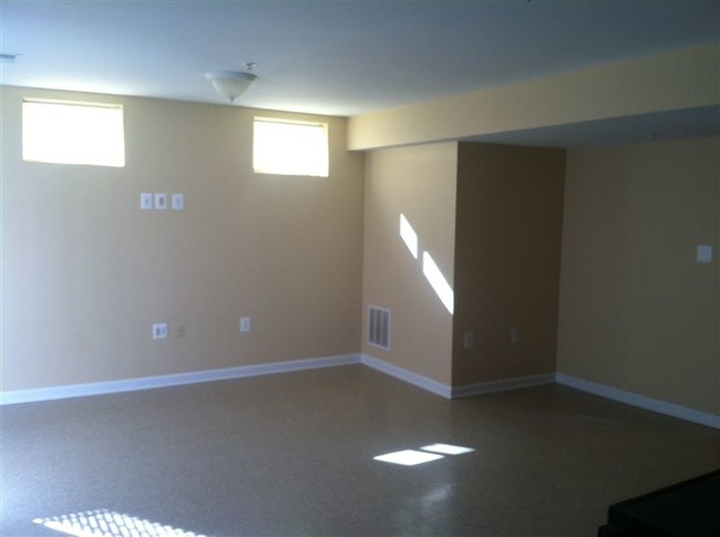 Foto del edificio - 15404 Pulaski Rd