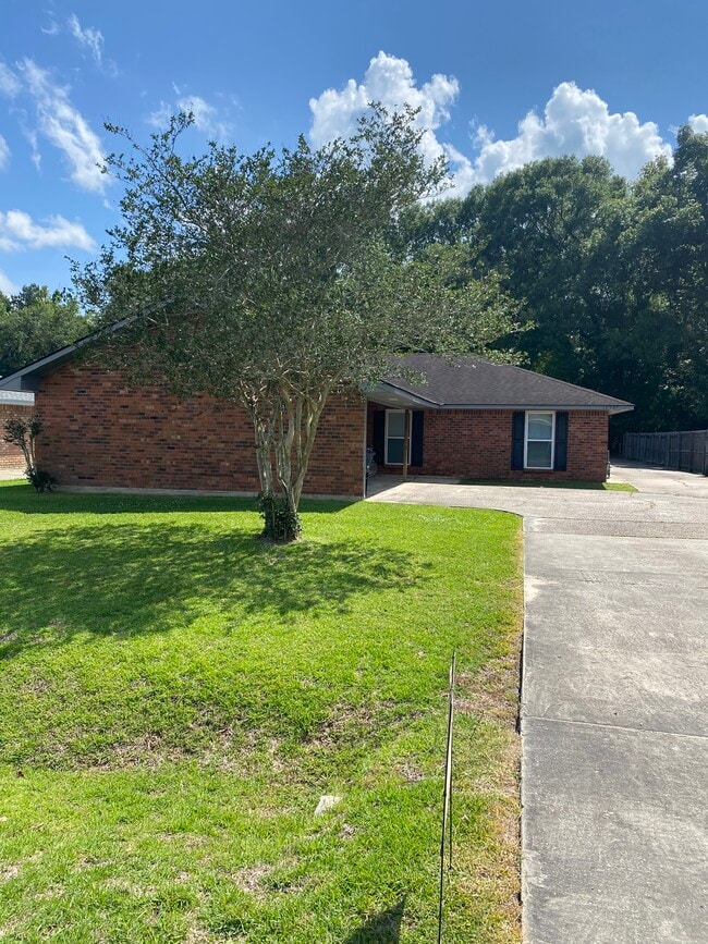 Building Photo - 10937 Carmel Dr