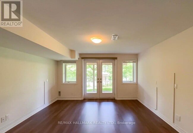 Photo du bâtiment - 237 Frederick Curran Ln