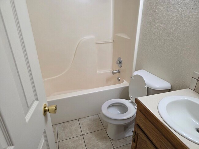 Building Photo - 594 S Maher Dr