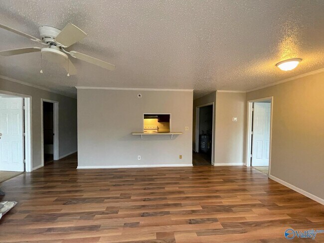 Building Photo - 5001 7 Pine Cir