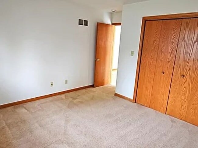 Building Photo - 1600 Schubert Dr