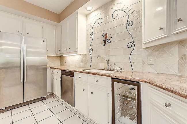 Photo - 13006 Waldemere Dr House