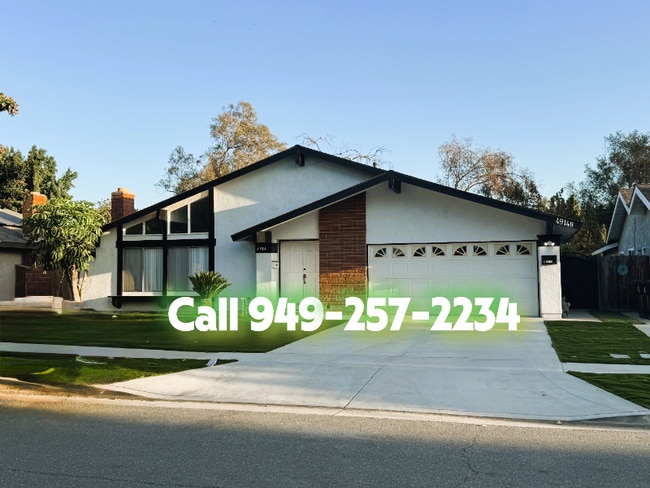 Building Photo - 4914 E Gayann Dr