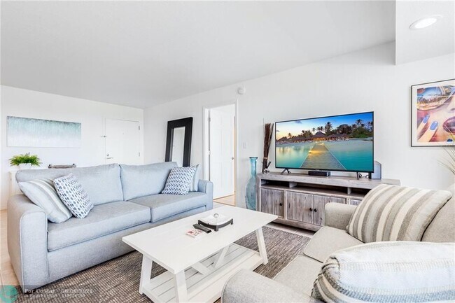 Building Photo - 2841 N Ocean Blvd