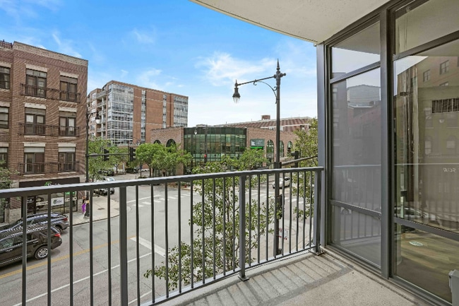 Foto del edificio - 1152 W Madison St