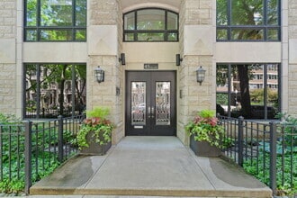 Building Photo - 45 E Cedar St