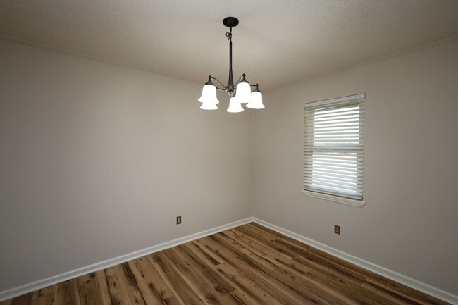 Building Photo - 282 Parkview Cir