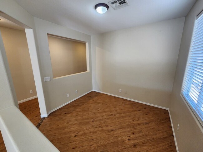 Foto del edificio - 6229 Majestic Hills Ave