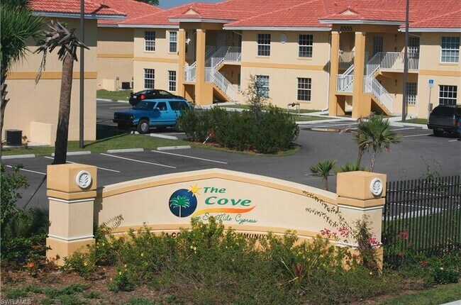 Foto del edificio - 8407 Bernwood Cove Loop