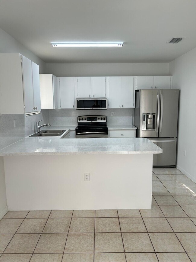 Foto del edificio - 10271 NW 25th Ave