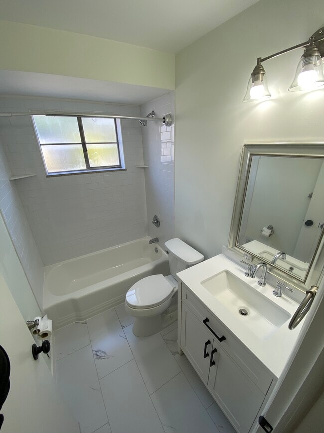 Bathroom - 1362 W 3rd Ave