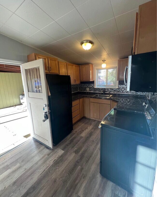 Foto del edificio - 414 E Broadway St