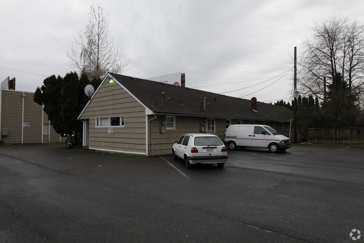 Building Photo - Lake City Sheridan Apartments