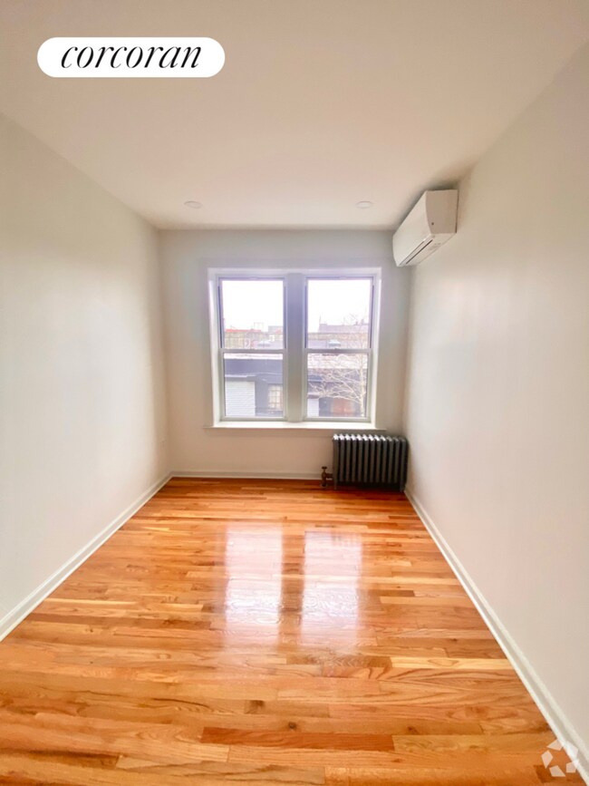 Industry City Apartments under 700 Brooklyn, NY 3 Rentals