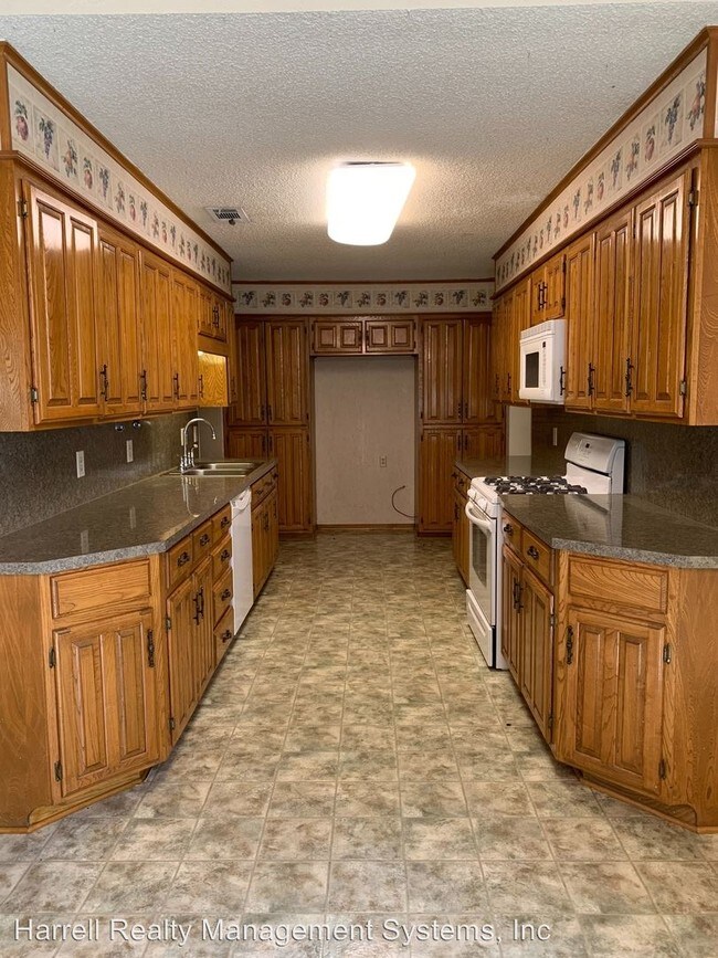 Foto del edificio - 3 br, 2 bath House - 502 Kim Lane