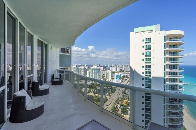 Foto del edificio - 16001 Collins Ave