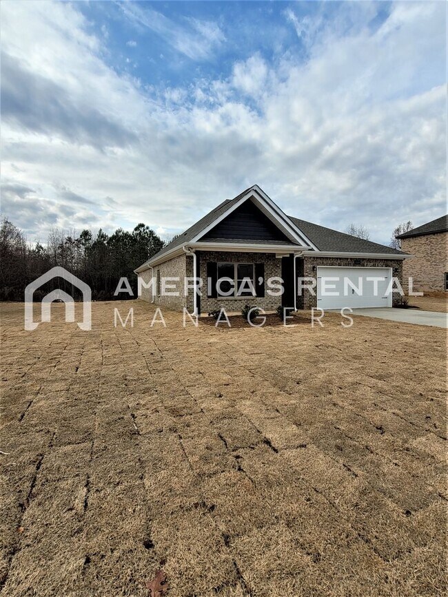 Foto del edificio - Home for Rent in New Market, AL!!! Available to View Now! Sign a 13 Month Lease by 11/30/25 to re...