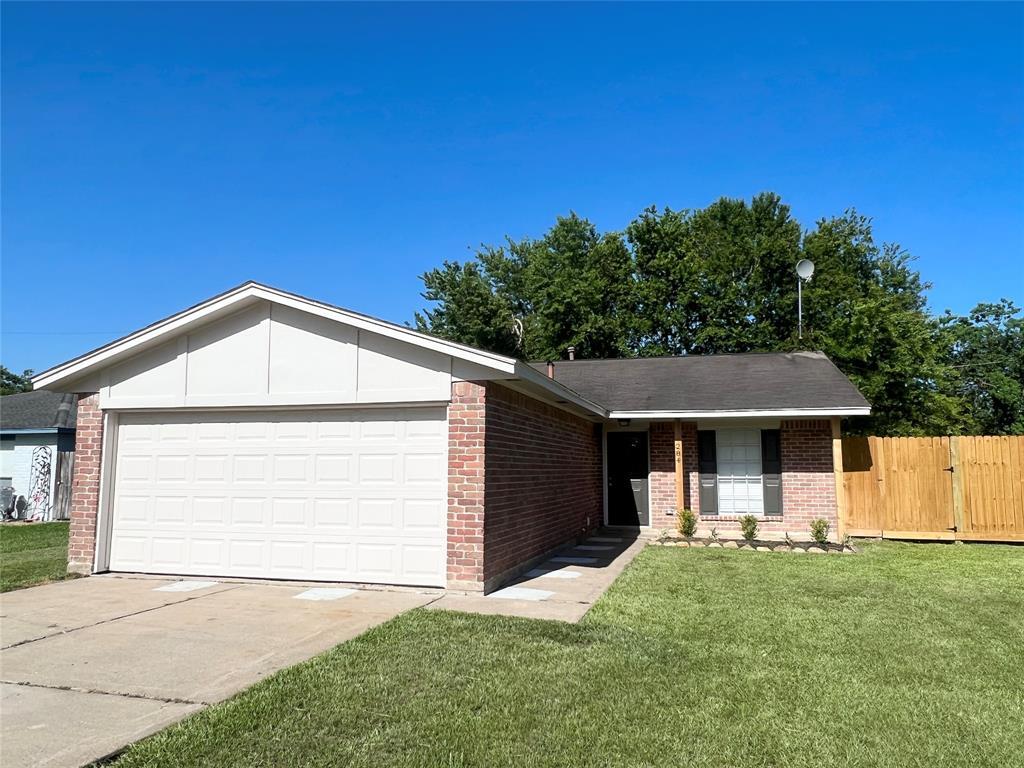 284 Austin St, Angleton, TX 77515 - House Rental in Angleton, TX