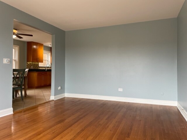 Building Photo - 5421 S Kilbourn Ave