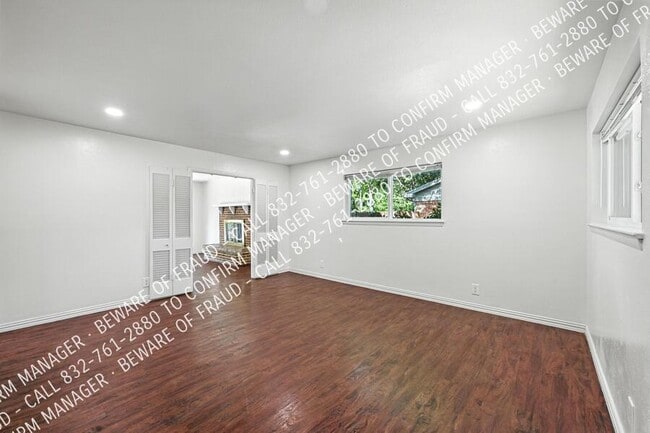 Photo - 525 Salem Dr House