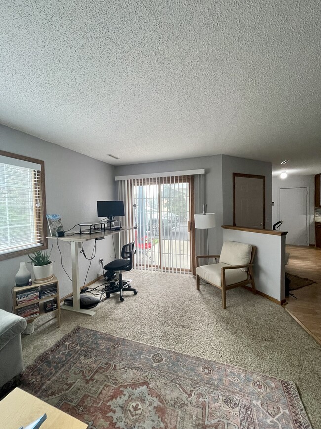 Building Photo - 185 Heather Ln