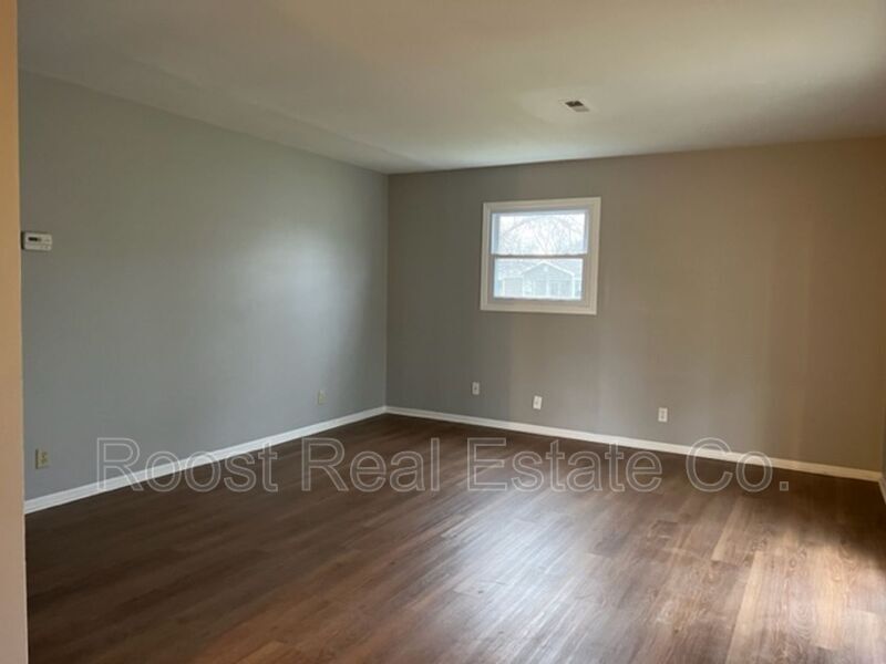 Primary Photo - 350 Hillview Dr