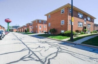 Building Photo - 9575 Maple Dr
