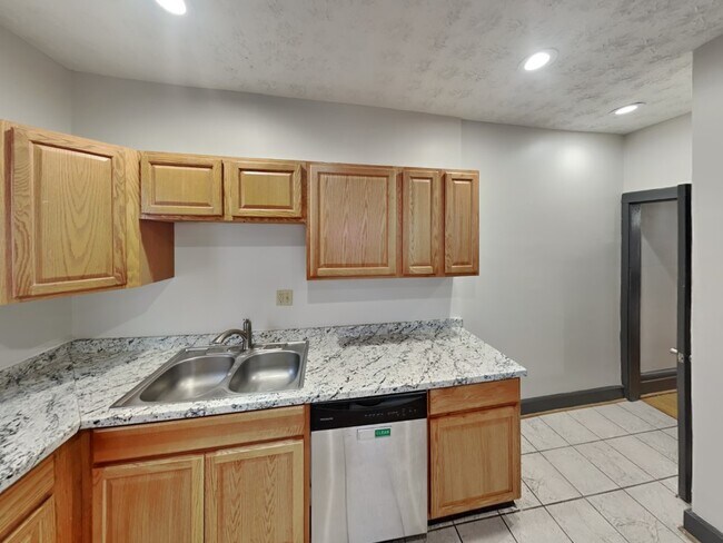 Foto del edificio - 286-288 E 16th Ave-288