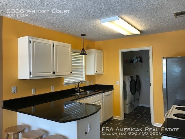 Foto del edificio - 5306 Whitney Ct