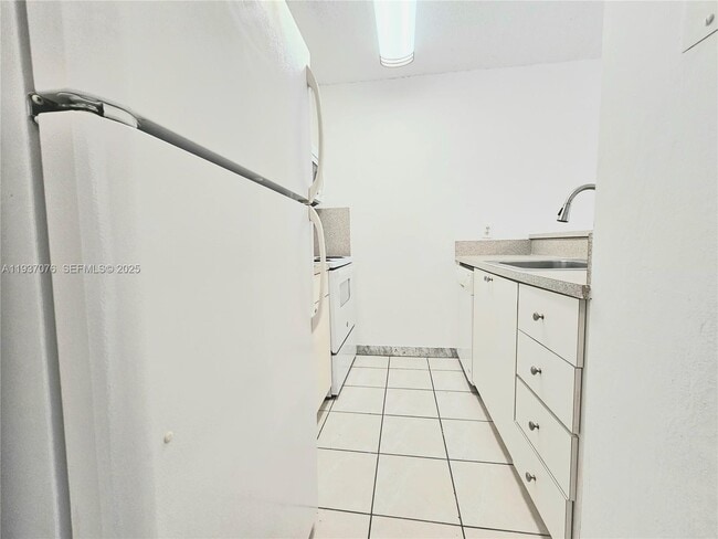 Foto del edificio - 1225 NE 124th St