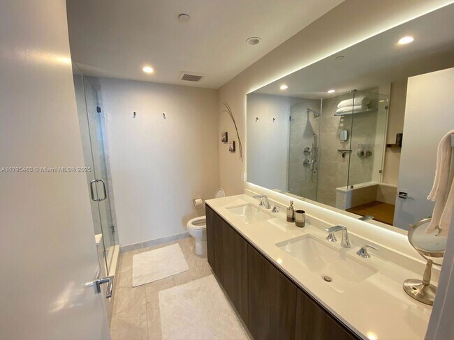 Foto del edificio - 488 NE 18th St