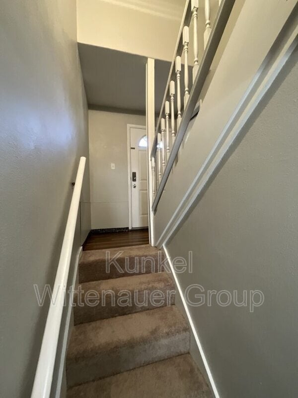 Building Photo - 415 Williamsburg Dr