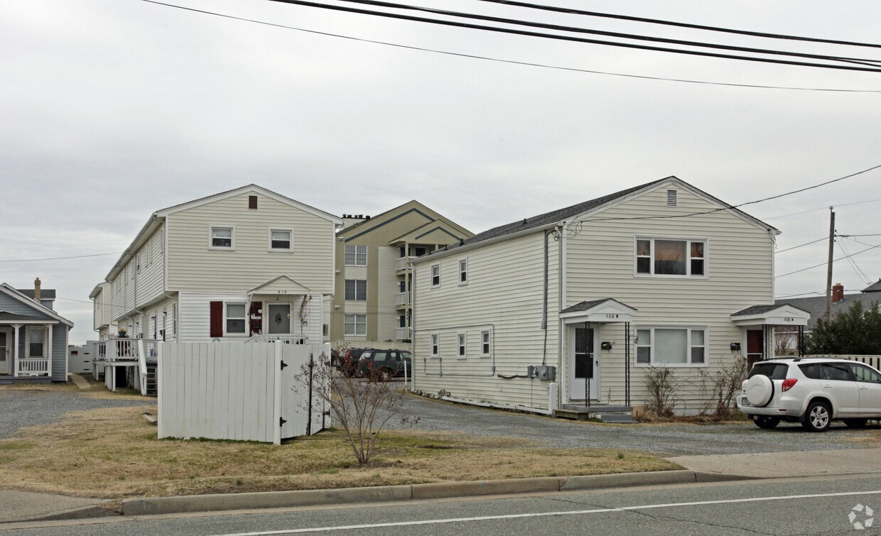 Primary Photo - Shoreline Apartments