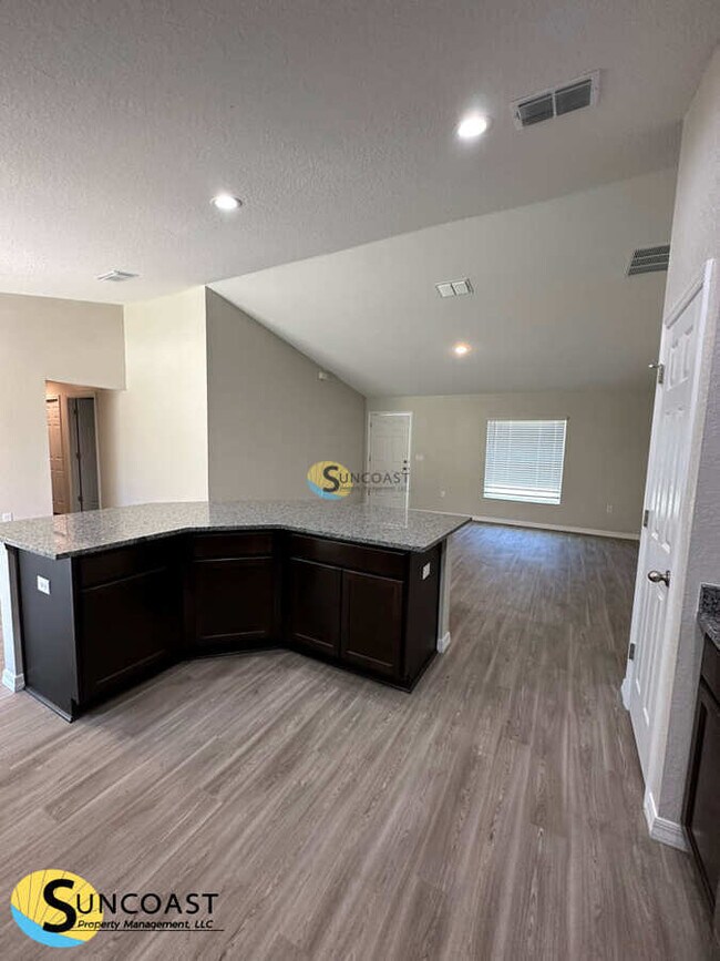 Building Photo - 8009 N Primrose Dr