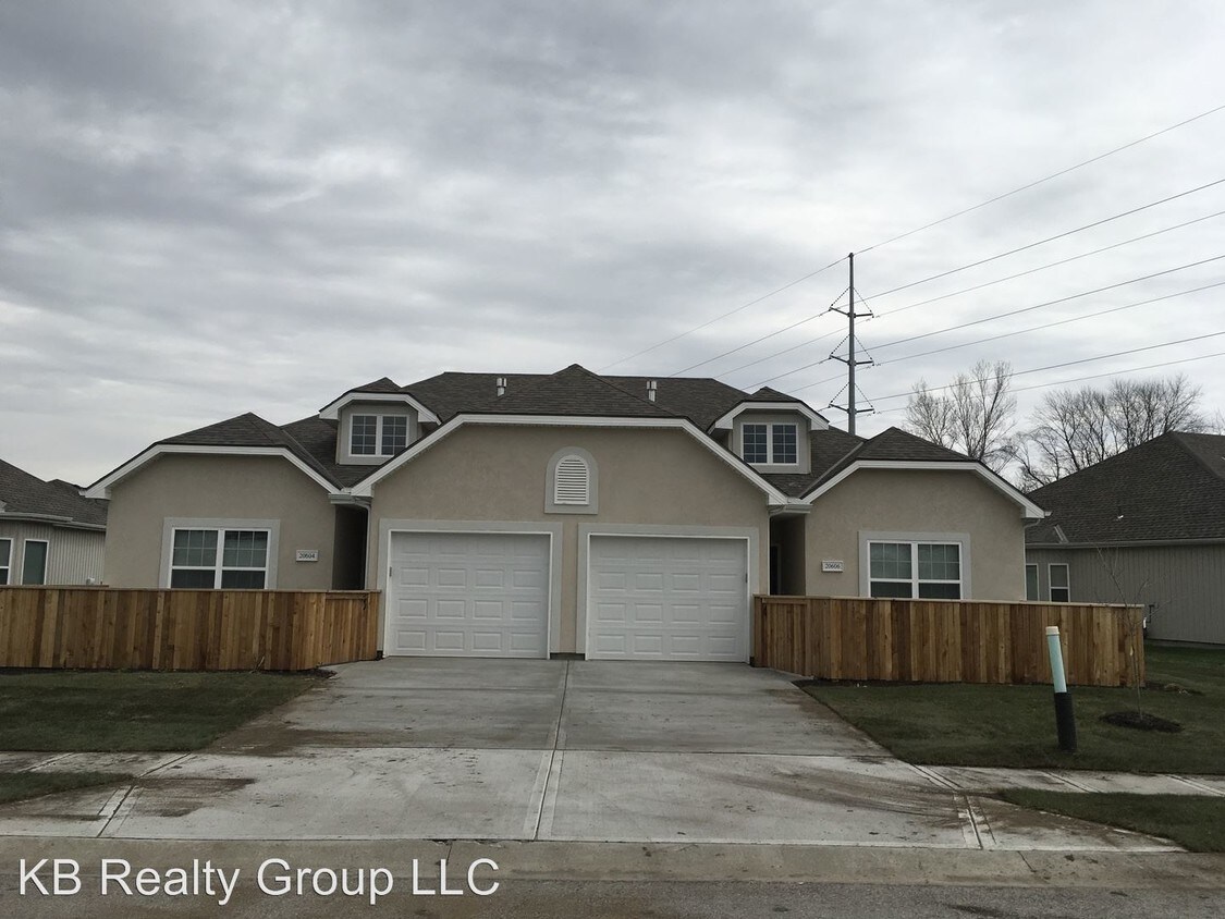 Primary Photo - 20604-20606 East 12th Terrace Ct S